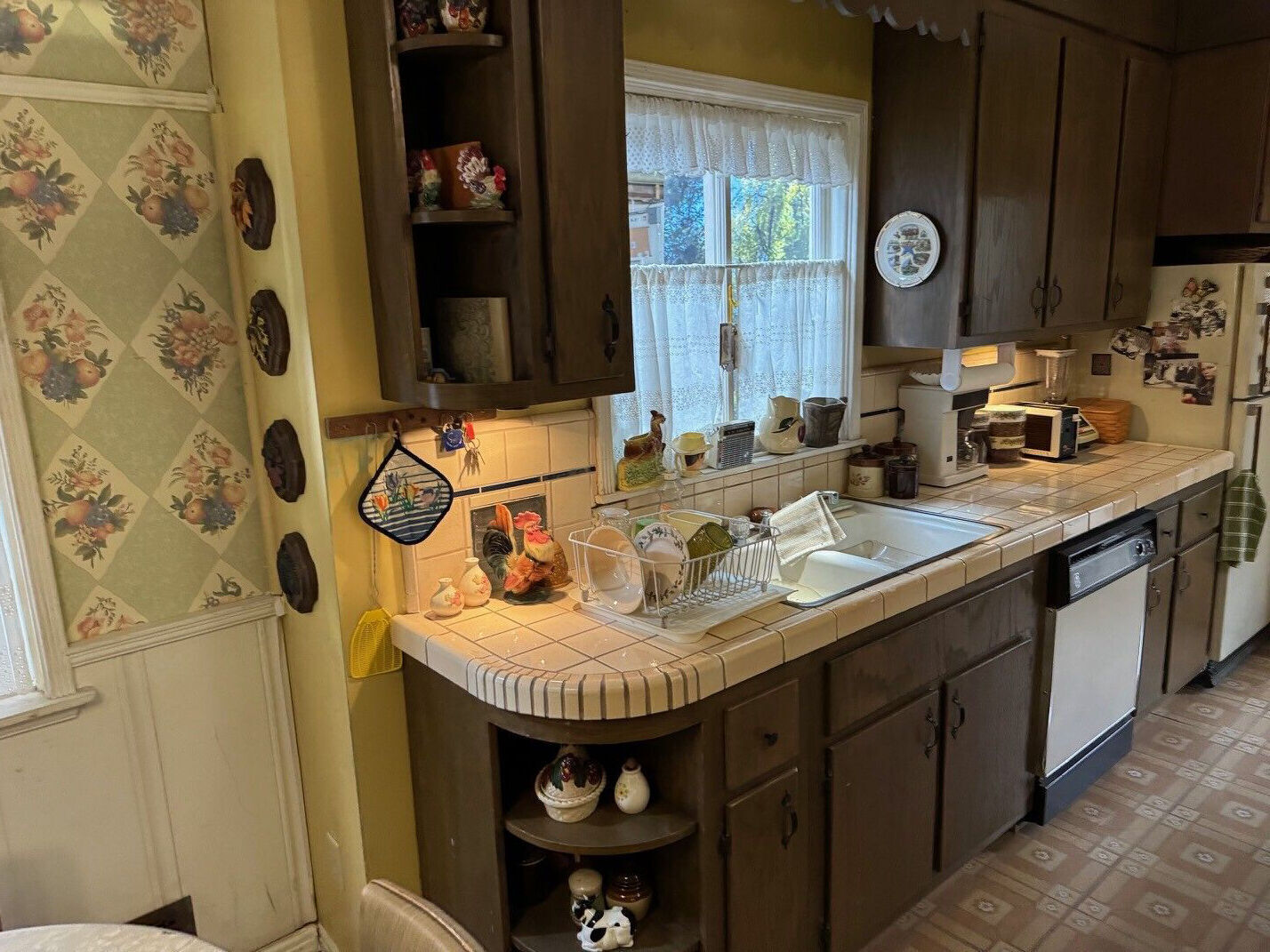 Young Sheldon - Household kitchen